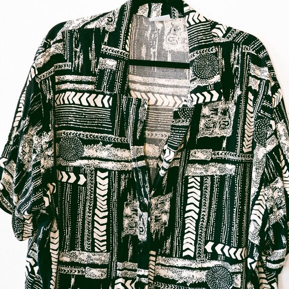Vintage 80s/90s B&W Basic Editions Abstract Tribal Print Oversized Button-Up - Picture 2 of 5